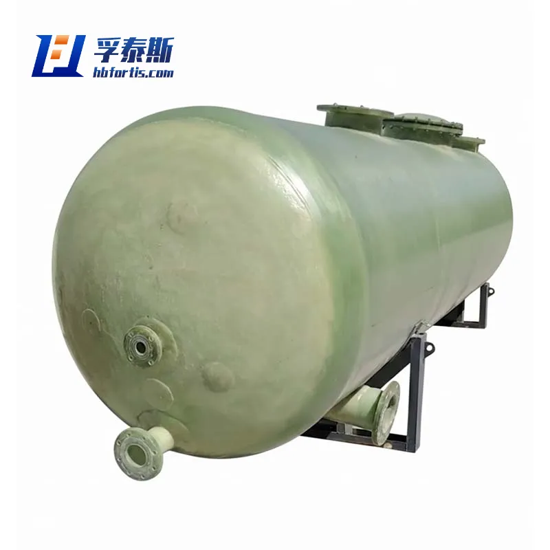 Horizontaler Lagertank aus Glasfaser-GFK und FRP zur Lagerung korrosiver Fl&uuml;ssigkeiten FT-HST10a